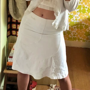 Miss sixty midiskirt  - Så söt jeanskjol från miss sixty! Unika sömmar. Hmu om du är intresserad, frakt tillkommer