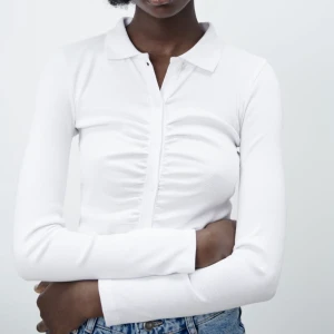 Zara top - Så fin top från zara! Superfin till ett par jeans och nu till hösten. 