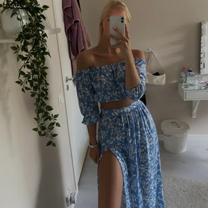 Sommar set ifrån Nelly💙 - Perfekt, sommar eller avslutningsklämning i två delar. Båda delarna tillkommer. Storlek S och använd 2 gånger, perfekt skick. Köparen står för frakten💙