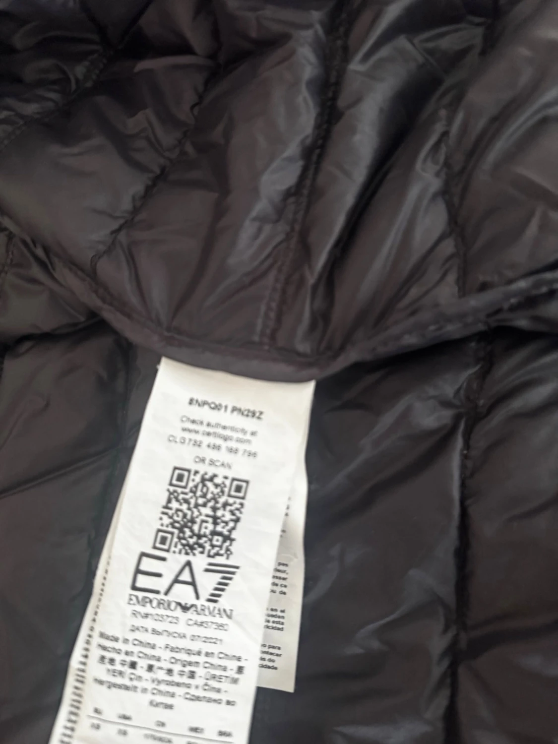 Svart dunväst från EA7 Emporio Armani - 3
