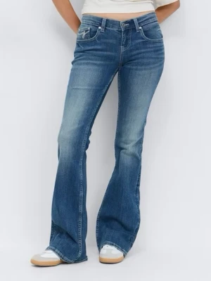 Gina tricot ultra low bootcut jeans - Säljer mina gina tricot ultra low bootcut jeans som ej kommer till användning. Använd fåtal gånger och med inga defekter. Originalpris 500kr.