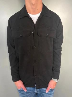 Svart Overshirt - Storlek: S | Skick: 10/10 | Nypris: Ca 1100kr