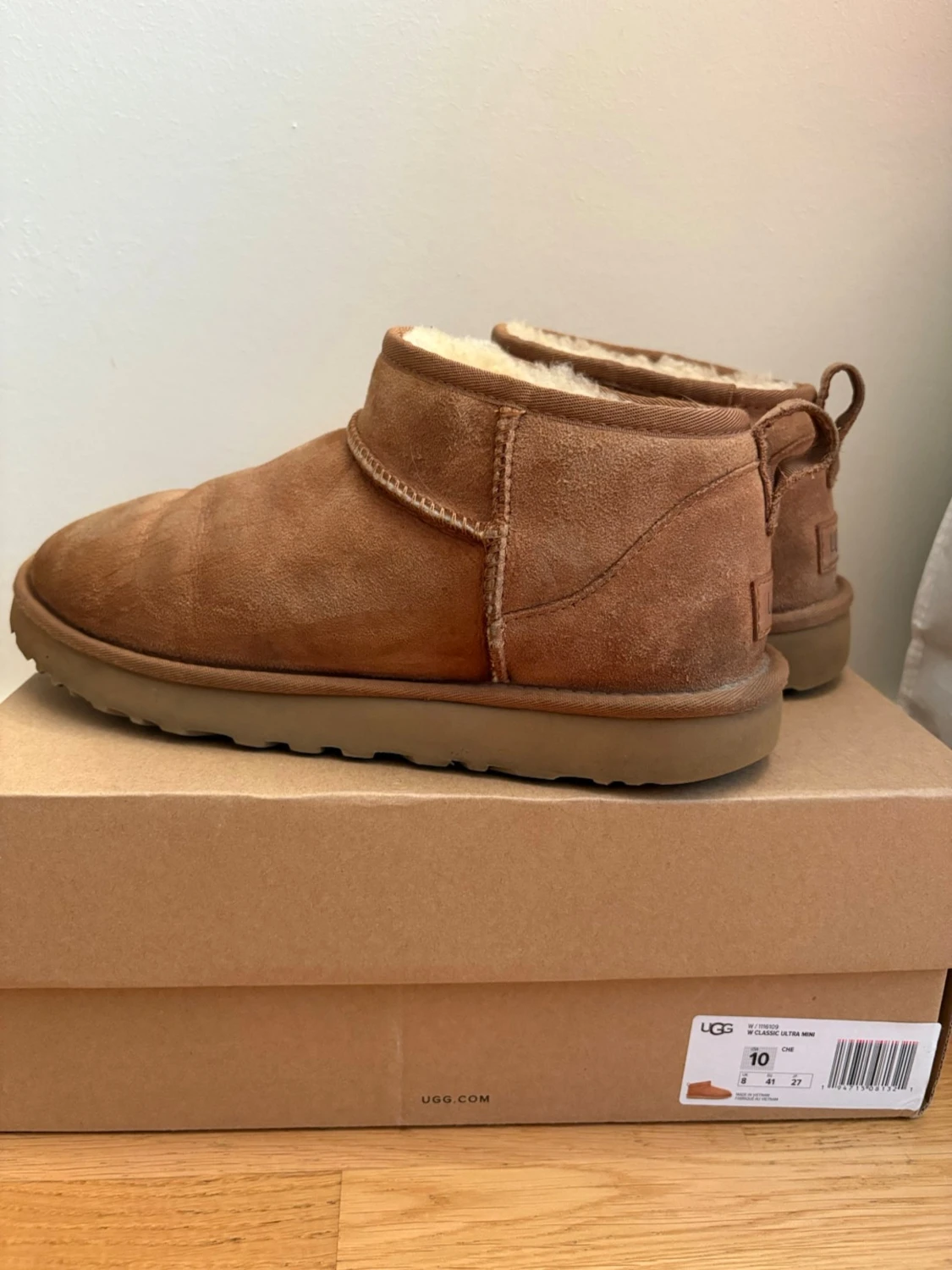 UGGS - 1