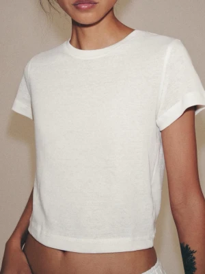 Croppad t-shirt - Croppad t-shirt från Zara🤍Storlek XS i nytt skick🤍