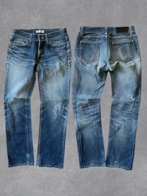 Acne Jeans - Säljer nu dessa Acne Jeans med snygga fades. Bra skick, inga större deffekter.  Längd: 98.5 Midja: 37 Fotvidd: 19 Lår: 22 Skriv vid funderingar!