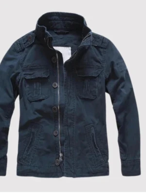 Field jacket - En exakt sån på bilden helt Oanvänd fast lappen är borta. 