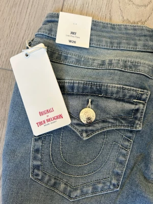 True Religion Jeans - Säljer ett par helt nya True Religion Jeans pågrund av att jag ångra löpet💕