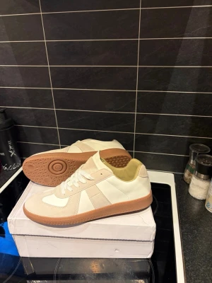 Masion marigelas  - Masion margiela skor snygga 43 passar även uppåt och neråt 