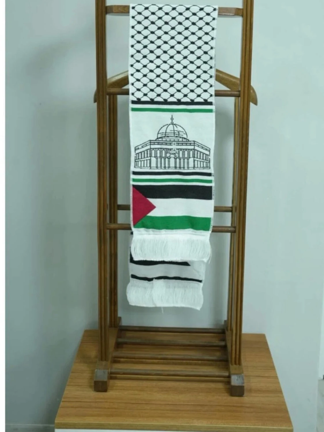 Vit palestinasjal med mönster