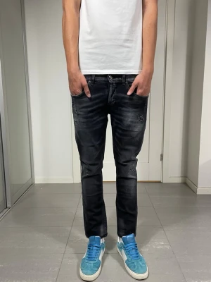 Dondup George Jeans - Säljer nu dessa Dondup George Jeans, mått ca 36 o 92 cm. skriv för fler bilder/frågor🙌🏼 