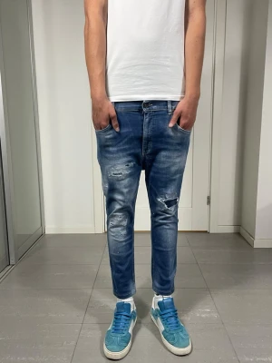 Dondup Jeans - Säljer nu dessa Dondup Jeans, mått ca 37 o 85 cm. skriv för fler bilder/frågor🙌🏼 
