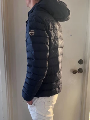 Colmar jacka  - Tja säljer nu denna feta colmar jacka i väldigt fint skick utan några defekter som är perfekt nu till vintern. Den är i storlek 48 vilketmotsvarar S/M. Bara att höra av sig vid eventuella frågor🙌🏻