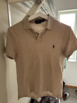 Ralph Lauren pike - Säljer denna snygga och stilrena ralph lauren pike. Har tyvärr blivit för liten