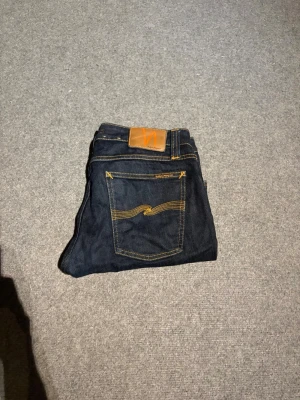 Nudie jeans| 31/32 (7N) - Bra skick! Dm vid frågor 