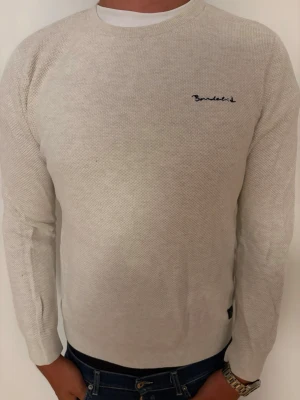 Bondelid tröja - Säljer en beige tröja från Bondelid i storlek L, hör av dig vid funderingar!
