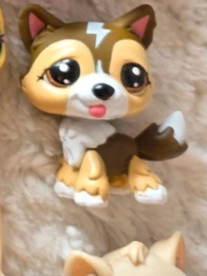 Littlest pet shop - Littlest pet shop Authentic hund #88. Skriv till mig privat för fler bilder. Skick som på bilden. Kolla gärna in min profil för bundle😊💕