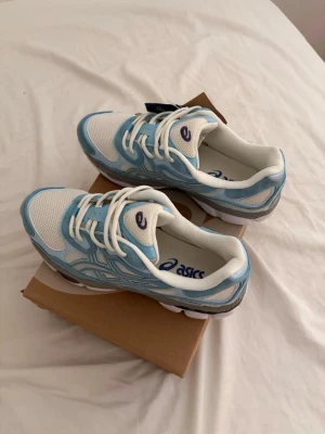 Asics Gel-Nyc - helt nya, aldrig använda då de inte passade mig. Man får med Original lådan.