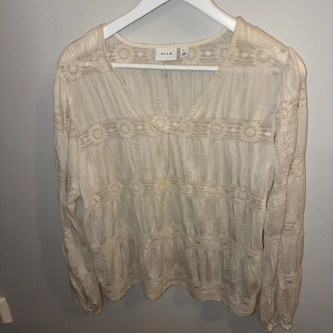 Vit boho-blus med spetsdetaljer - 1
