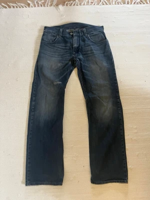 Vintage levis 514 bootcut - Vintage Levis 514 bootcut W32 L30 Hör av er vid frågor eller vid behov av fler bilder! Mvh Olle