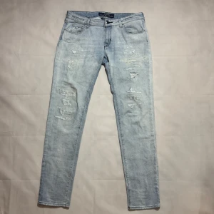 Jacob Cohen jeans  - -Condition: 8/10 size W:31 - retail price: 5499kr J1. Female model.