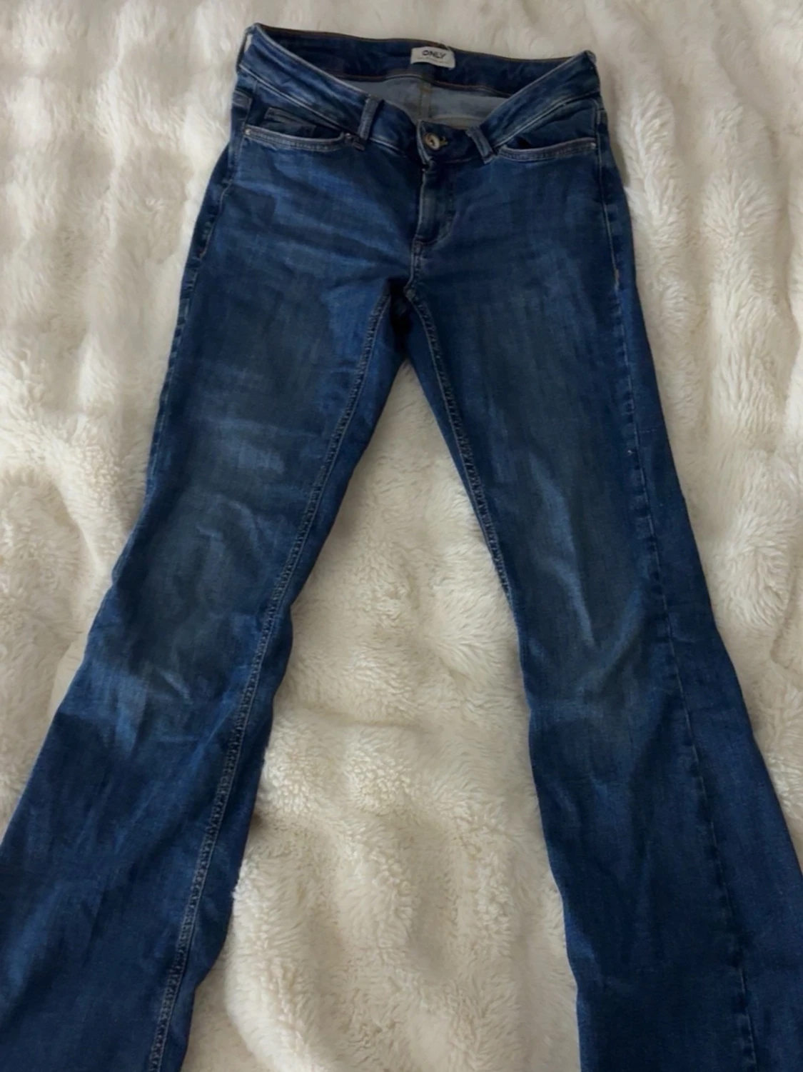 Blå bootcut jeans med låg midja - 1