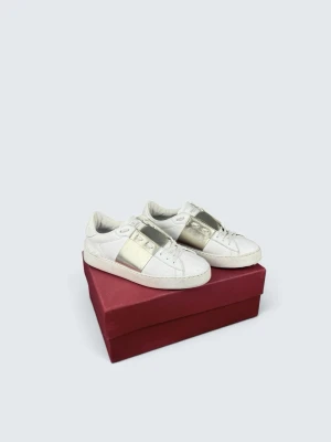 Valentino open skor - Storlek: 36,5 || Skick: Mycket bra skick || Nypris: Ca 6000kr || Följ för liknande produkter 🌊🍾