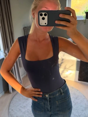 Zara Body - En snygg Zara body med inga skador! En super skön pass form!