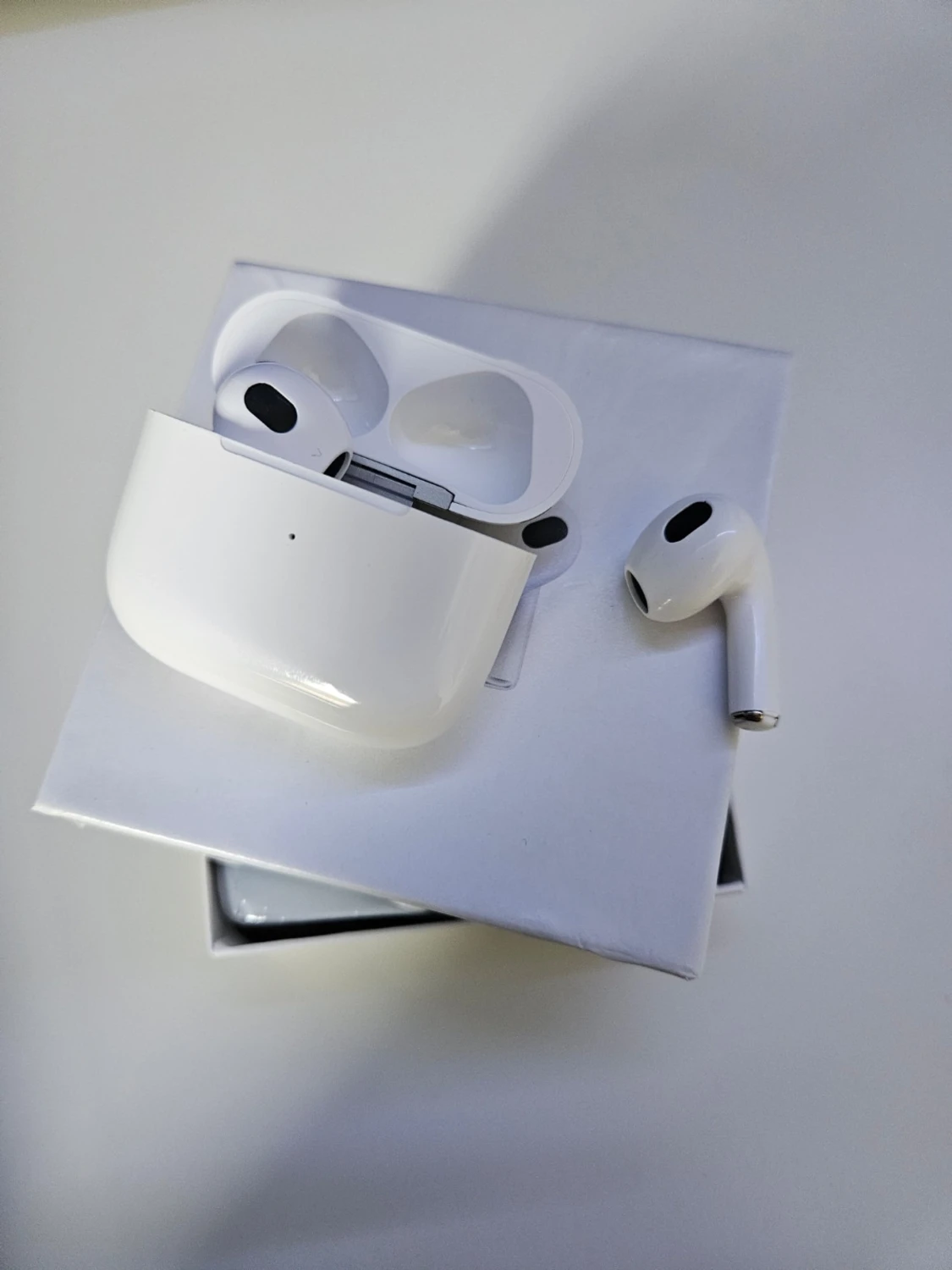 Air pods 3 - 4