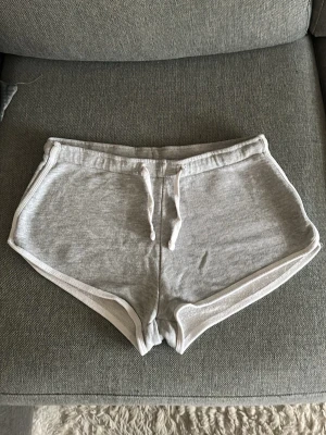  Mjukisshorts S/M  - Passar  Stl. S oxå.