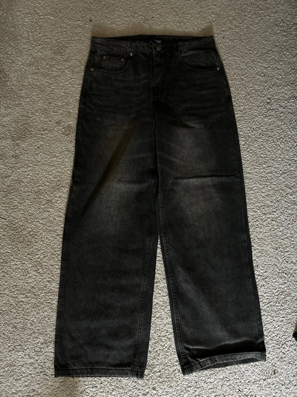 (Derschutze)Svarta raka jeans med tryck - 1