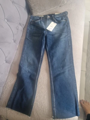 Zara byxor ny  - Byxa från zara. Oanvänd 