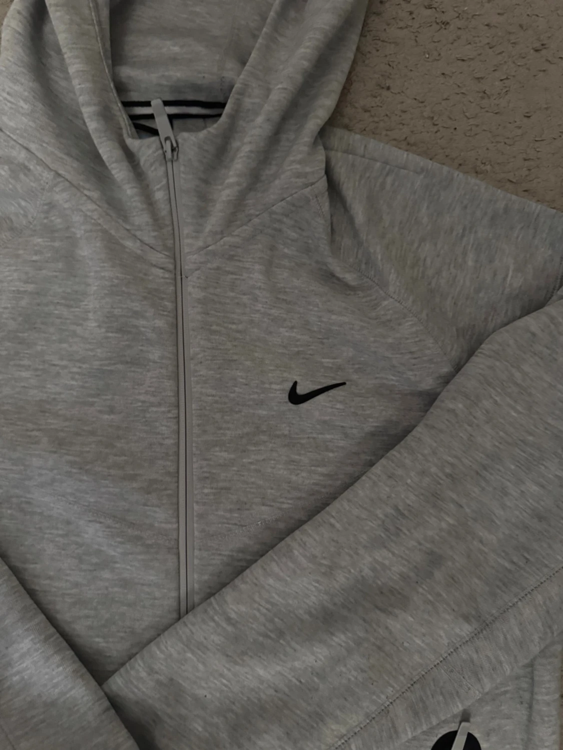 Grå zip hoodie från Nike - 1