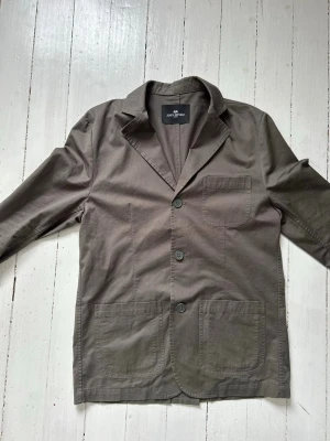 John Henric blazer herr, storlek S  - Blazer/kavaj från John Henric. Använd typ 2 ggr, nyskick. 