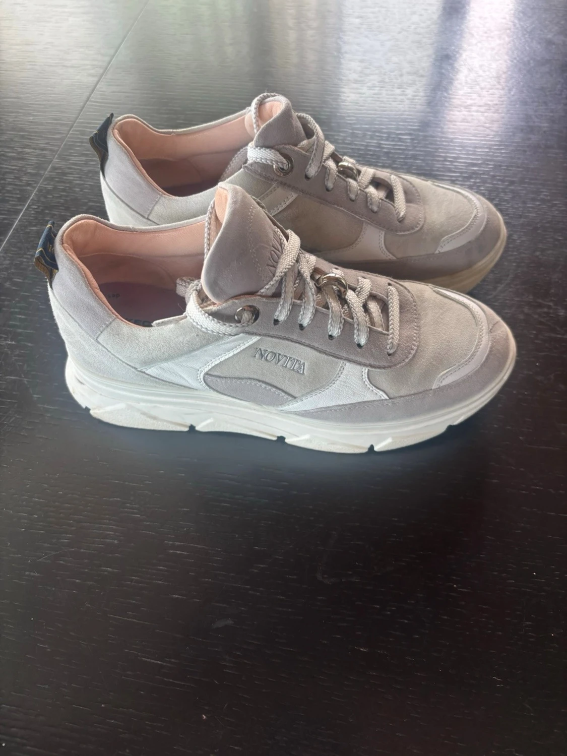 Novita sneaker
