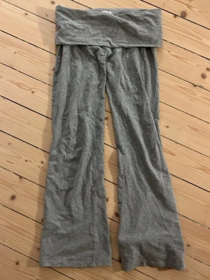 Gråa yoga byxor  - Jättesköna yoga byxor!!!