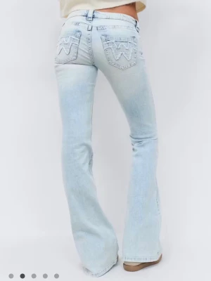 Runway jeans  - Säljer mina 14+ runway jeans från Gina i storlek xs