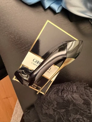 Good Girl Carolina Herrera parfym - Säljer en helt ny och helt oanvänd Good Girl original parfym från Carolina Herrera. Original förpackningen medföljer! Luktar jättegott.💞Doften ger boss woman vibes och it girl vibes. 
