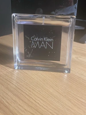 Calvin Klein MAN parfym - Helt oanvänd och Stilren parfym från Calvin Klein. 100ml