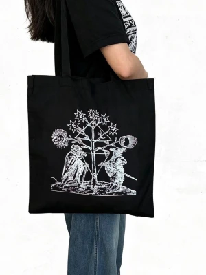 Svart tygkasse med grafiskt tryck - Hermetisk träd tote bag . Helt ny 