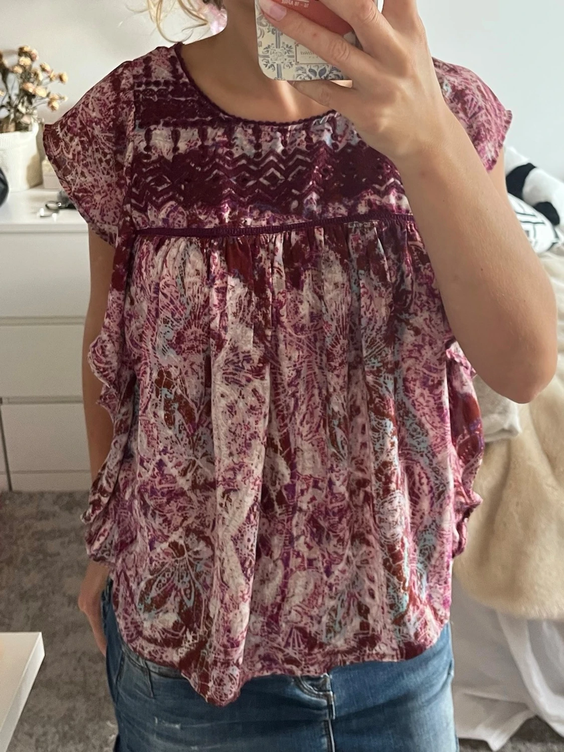 Blommig lila blus med volang - 1