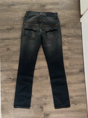 Nudie jeans  - Ett par nudie jeans i storlek 31/32 i modellen lean Dean super schyssta 