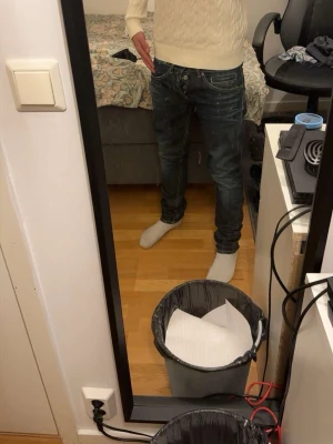 Donup jeans  - Säljer ett par mörkblå jeans från donup säljer då dem ej passar mig längre är knappt använda köpte dem innan sommaren å ej anvönt sedan dess 