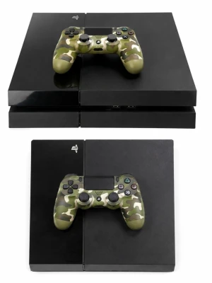 PlayStation 4 med camo-handkontroll - Säljer en svart PlayStation 4 med en grön kamouflagefärgad DualShock 4-handkontroll. Konsolen har en stilren, fyrkantig design i plast och medföljer gör spelet Need for Speed: Hot Pursuit Remastered till PS4. Det går inte att sätta in en skiva för den behöver göra rent