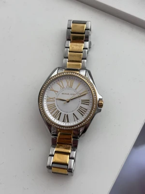 Äkta Micheal Kors klocka  - Äkta klocka från Michael Kors knappt använd som gott som ny 