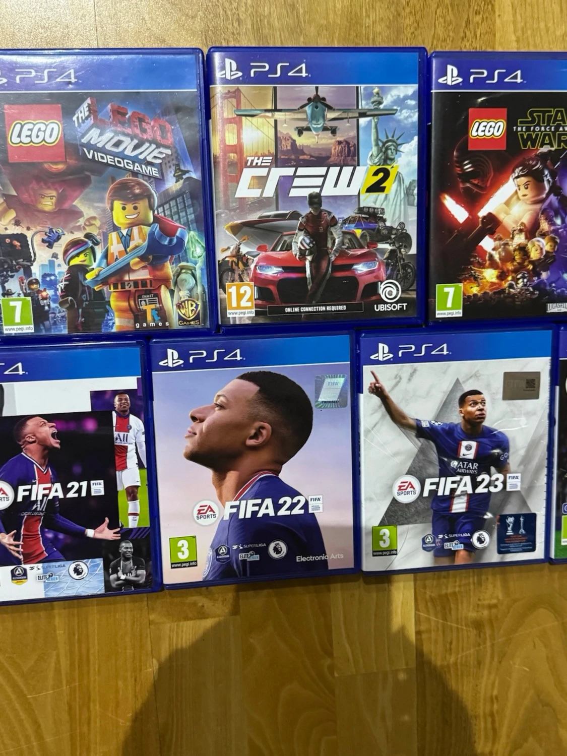PS4 spelpaket med FIFA, LEGO & Crew - 2