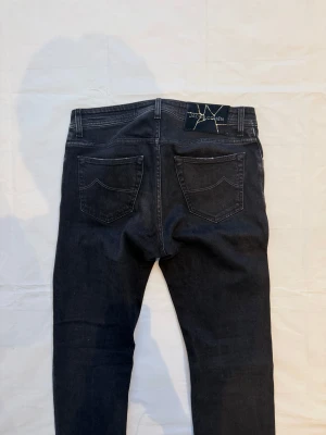 Jacob Cohen Limited Edition BARD Jeans Black Men's - Svarta jeans från Jacob Cohen, modell BARD, i mycket gott begagnat skick.