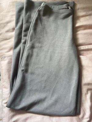 Grå leggings från Nelly XXS - Snygga grå leggings från Nelly i storlek XXS men passar även till XS!  