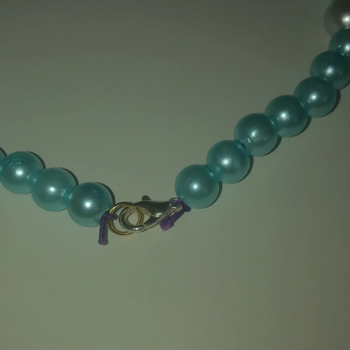 Blåt halsband 💙🤍 - 90