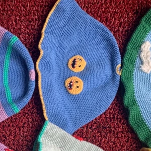 Bucket hat - Ibland glad ibland ledsen hatten. Bomull 
