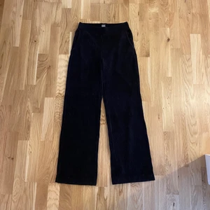 Manchester byxor  - Mysiga Manchester byxor, köpt andrahand ☺️